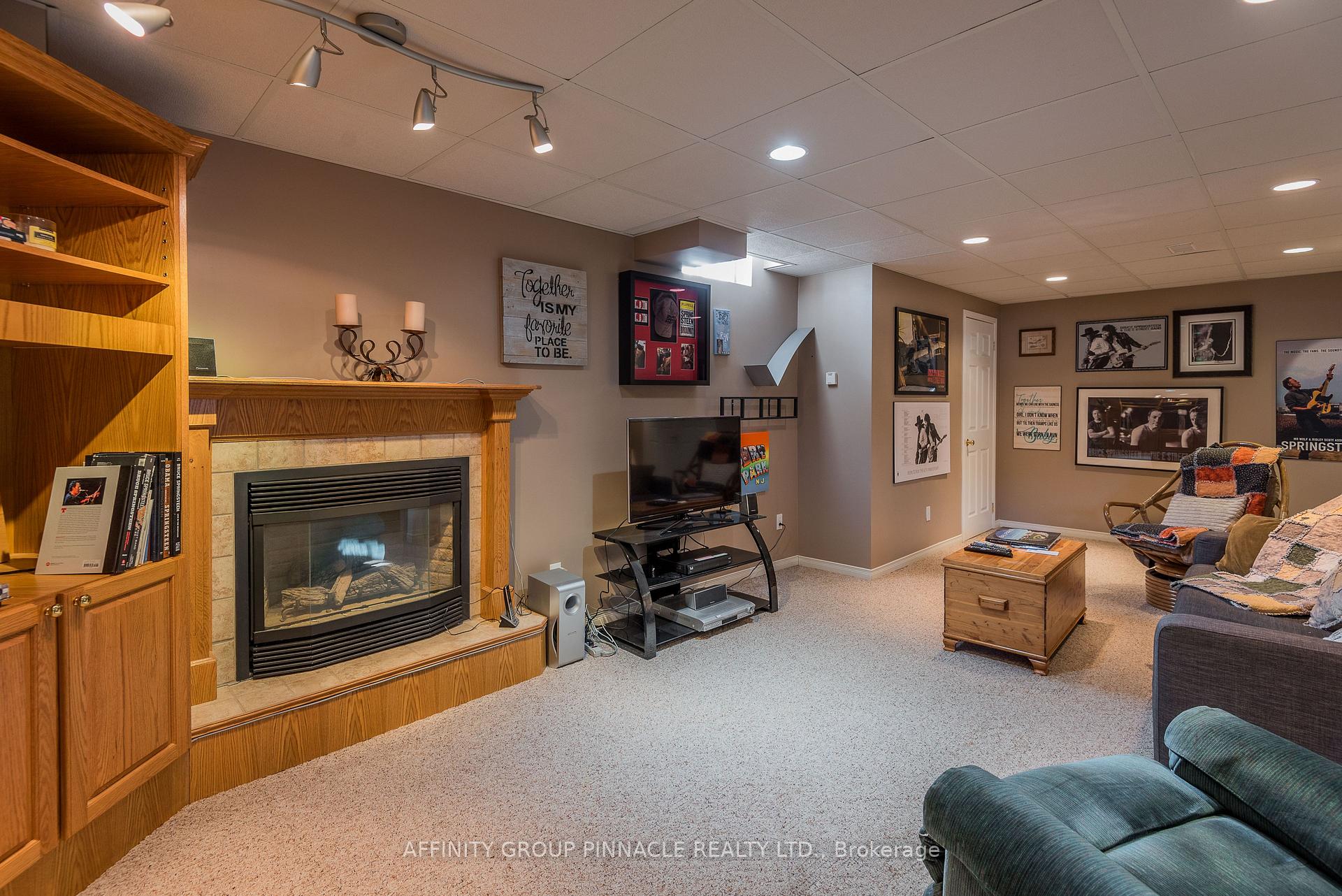 Photo 39 of 12 Walker Street, Kawartha Lakes, Lindsay — HOMEH
