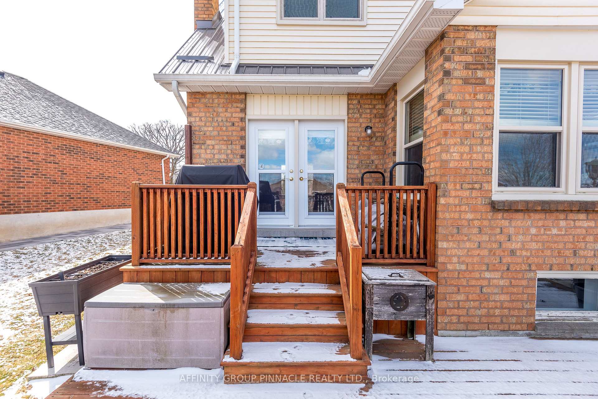 Photo 43 of 12 Walker Street, Kawartha Lakes, Lindsay — HOMEH
