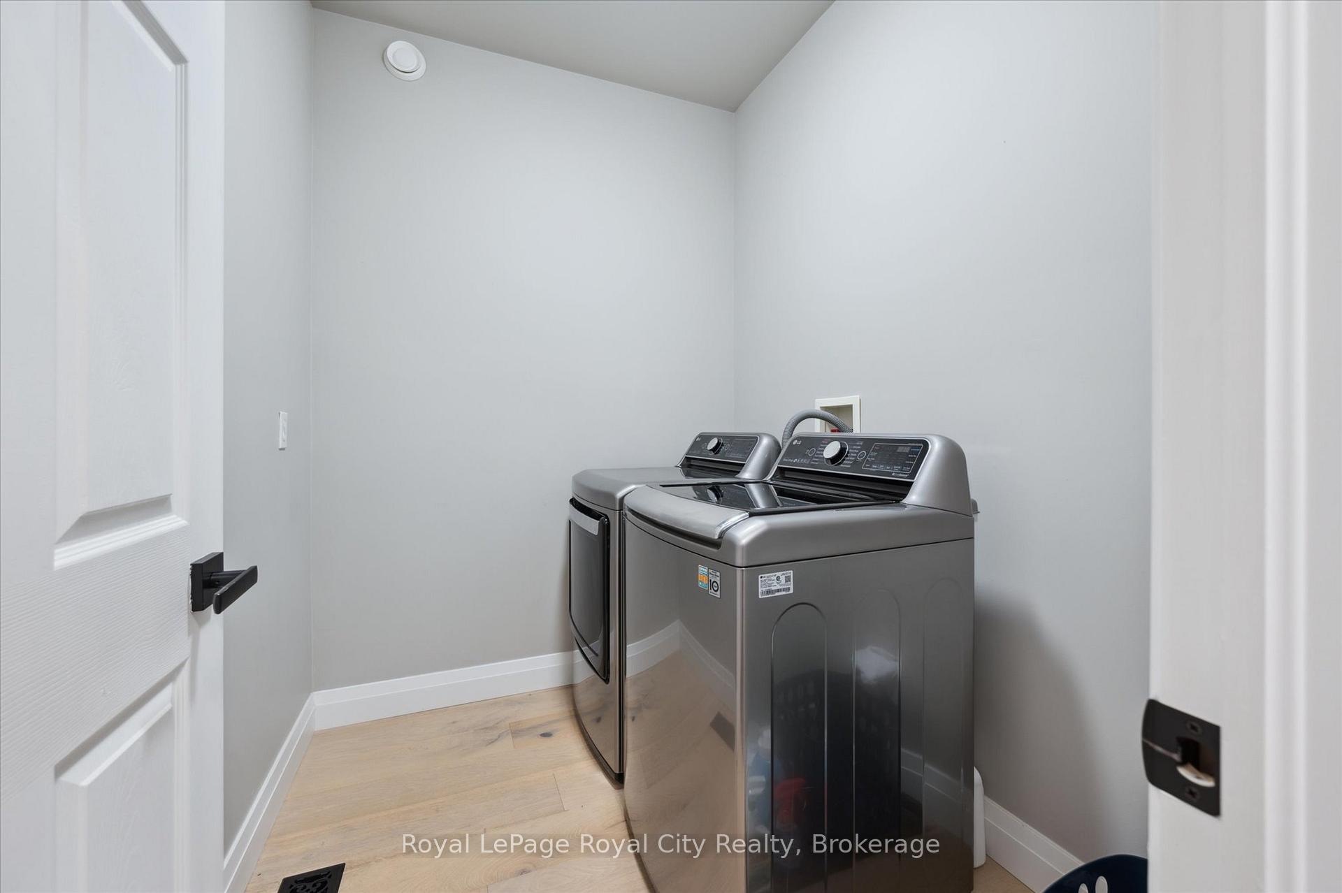 Photo 31 of 5 Haney Drive, Guelph, Pineridge/Westminster Woods — HOMEH