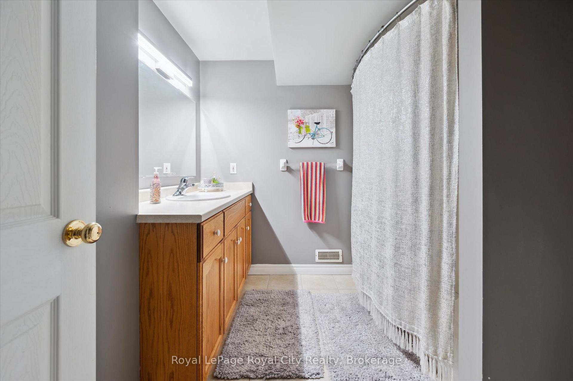Photo 40 of 5 Haney Drive, Guelph, Pineridge/Westminster Woods — HOMEH