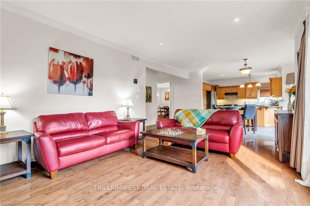 Photo 12 of 288 Farley Drive, Guelph, Pineridge/Westminster Woods — HOMEH