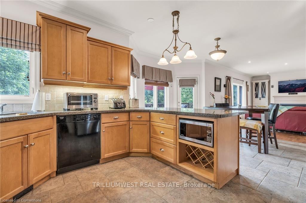 Photo 15 of 288 Farley Drive, Guelph, Pineridge/Westminster Woods — HOMEH