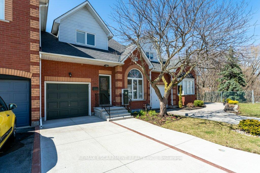 Photo 2 of 68 Morrison Crescent, Grimsby, Grimsby Beach — HOMEH