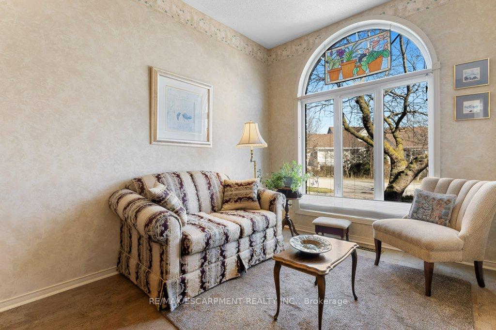 Photo 11 of 68 Morrison Crescent, Grimsby, Grimsby Beach — HOMEH