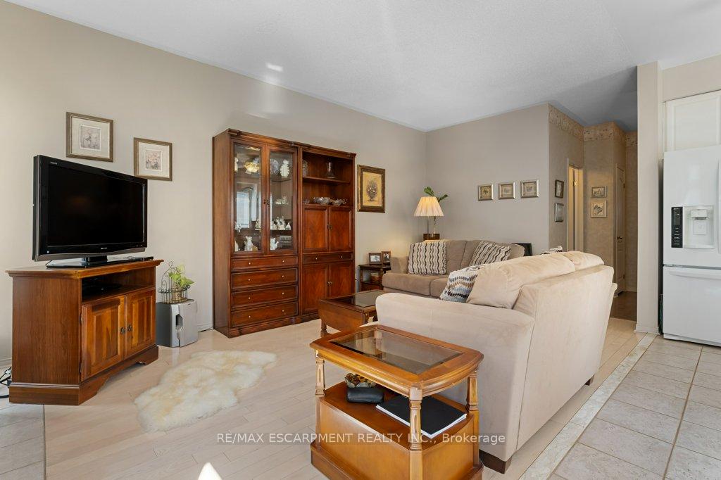 Photo 17 of 68 Morrison Crescent, Grimsby, Grimsby Beach — HOMEH