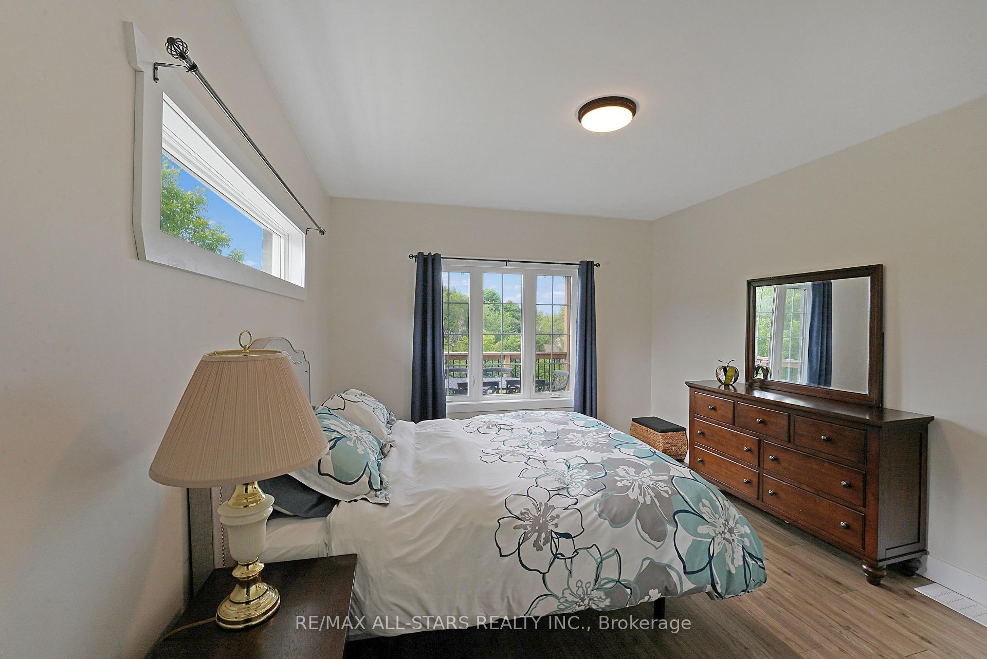 Photo 18 of 98 Bond Street E, Kawartha Lakes, Fenelon Falls — HOMEH