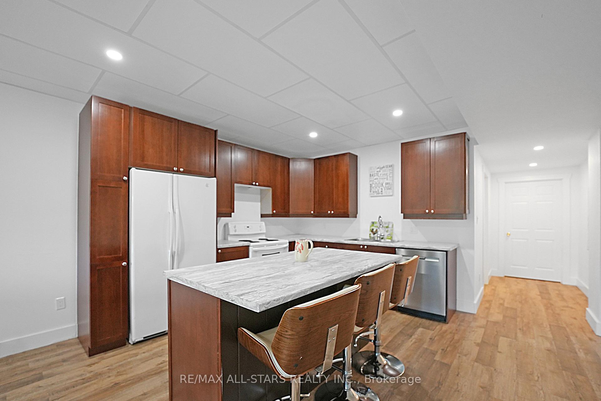 Photo 25 of 98 Bond Street E, Kawartha Lakes, Fenelon Falls — HOMEH