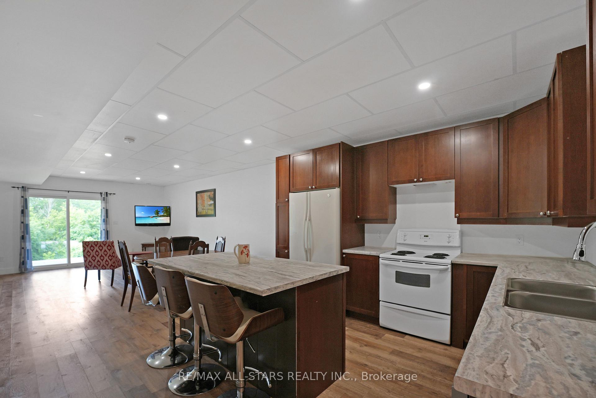 Photo 27 of 98 Bond Street E, Kawartha Lakes, Fenelon Falls — HOMEH