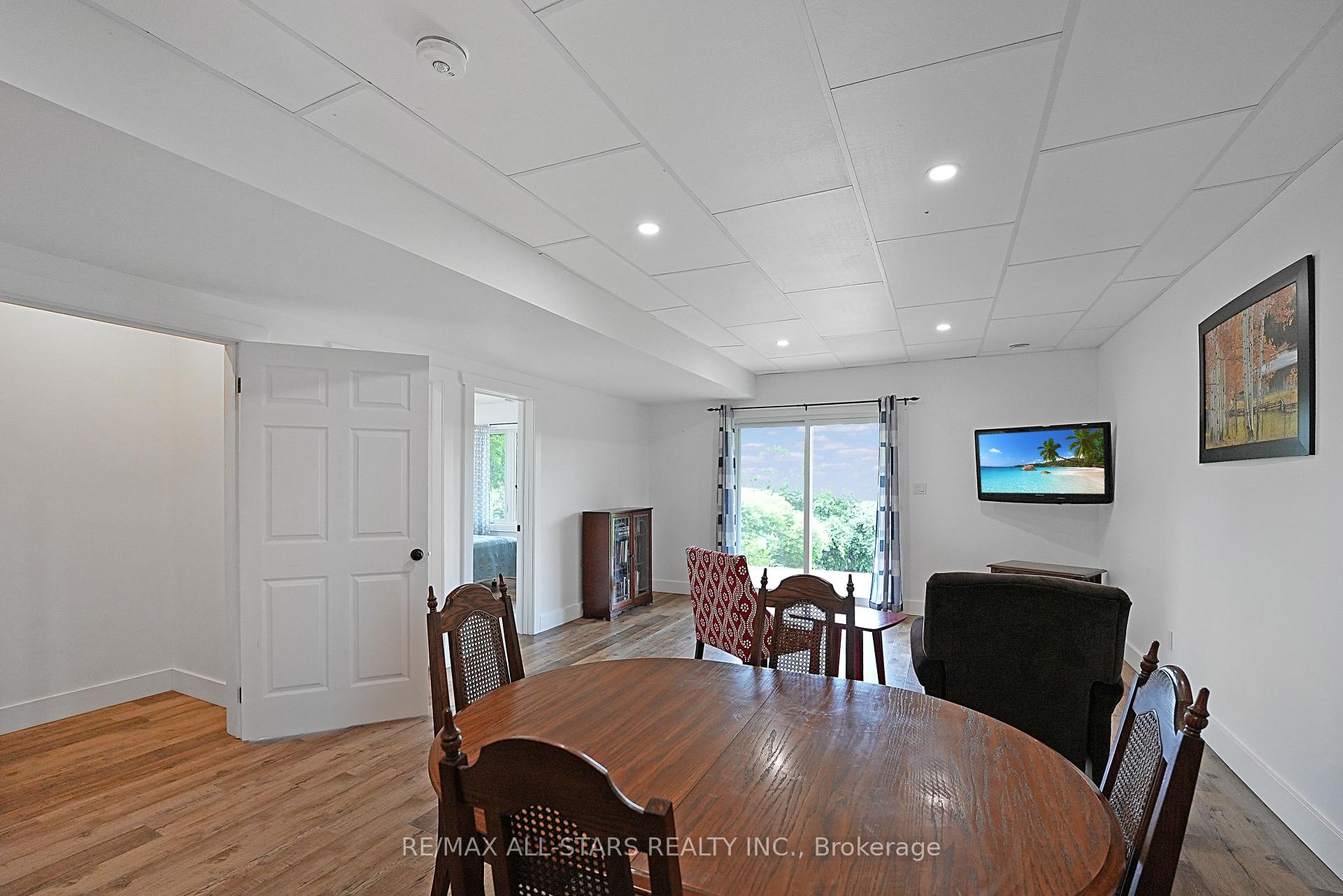 Photo 28 of 98 Bond Street E, Kawartha Lakes, Fenelon Falls — HOMEH
