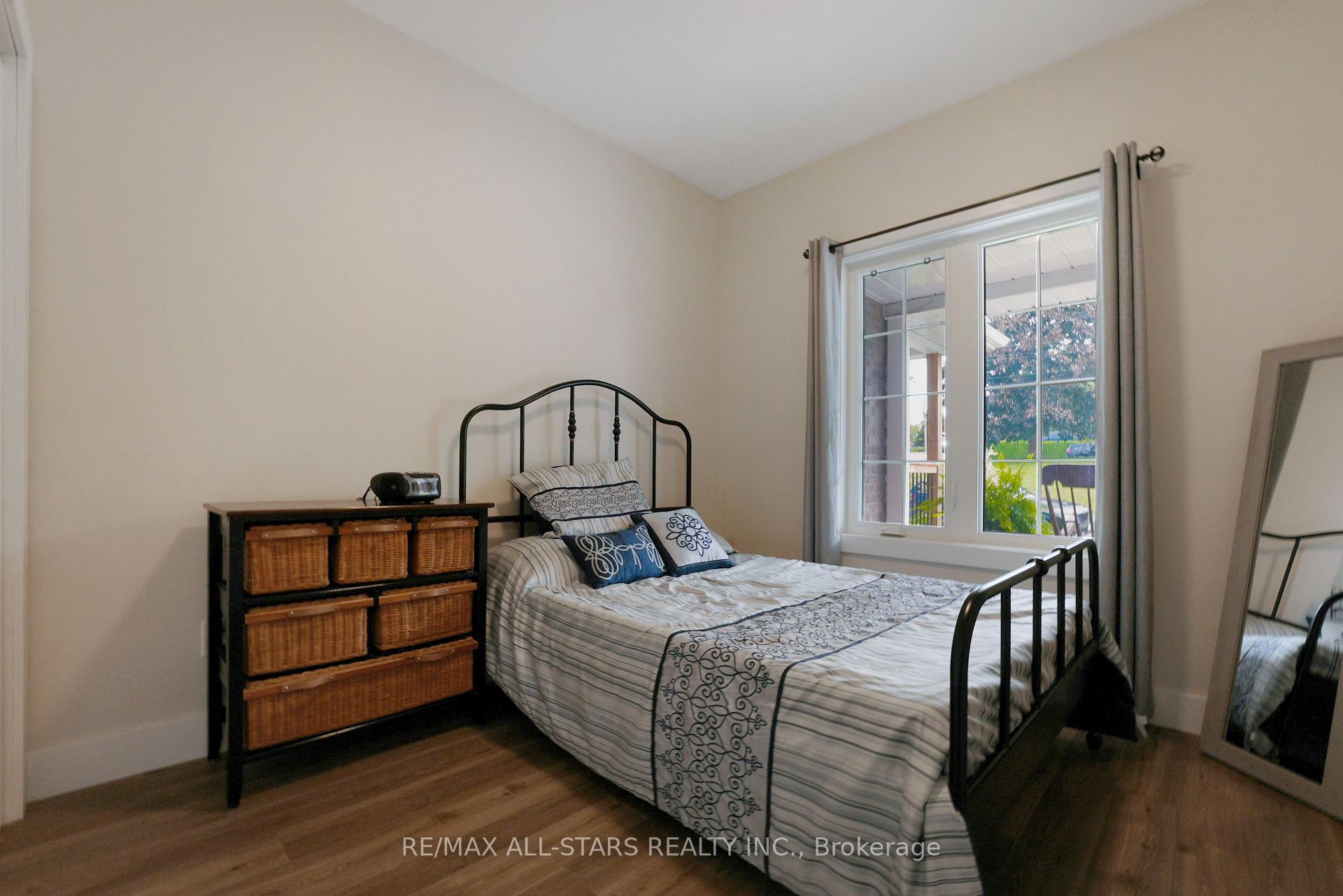 Photo 30 of 98 Bond Street E, Kawartha Lakes, Fenelon Falls — HOMEH