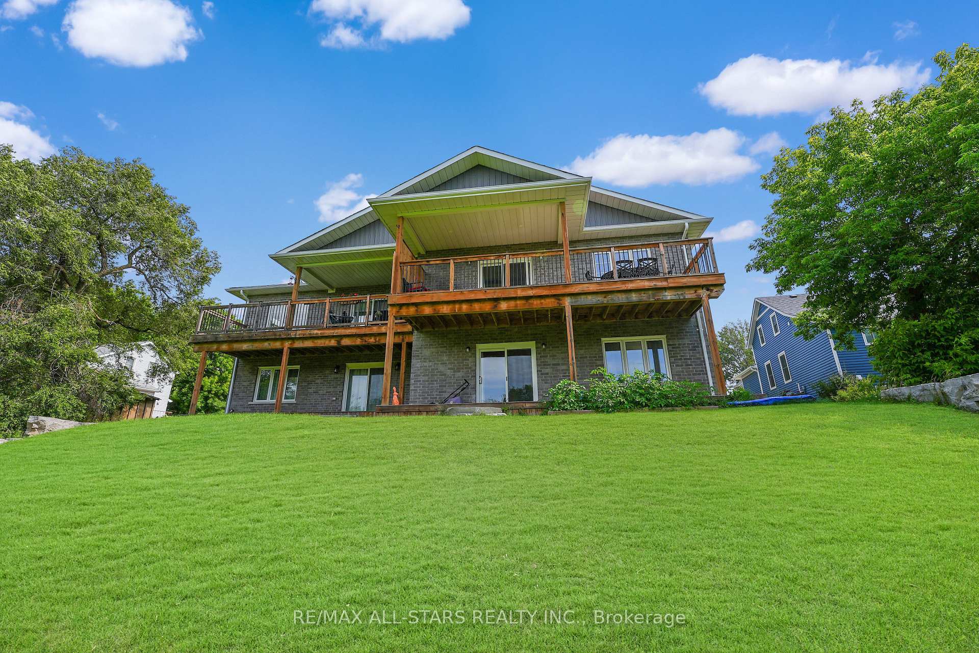 Photo 35 of 98 Bond Street E, Kawartha Lakes, Fenelon Falls — HOMEH