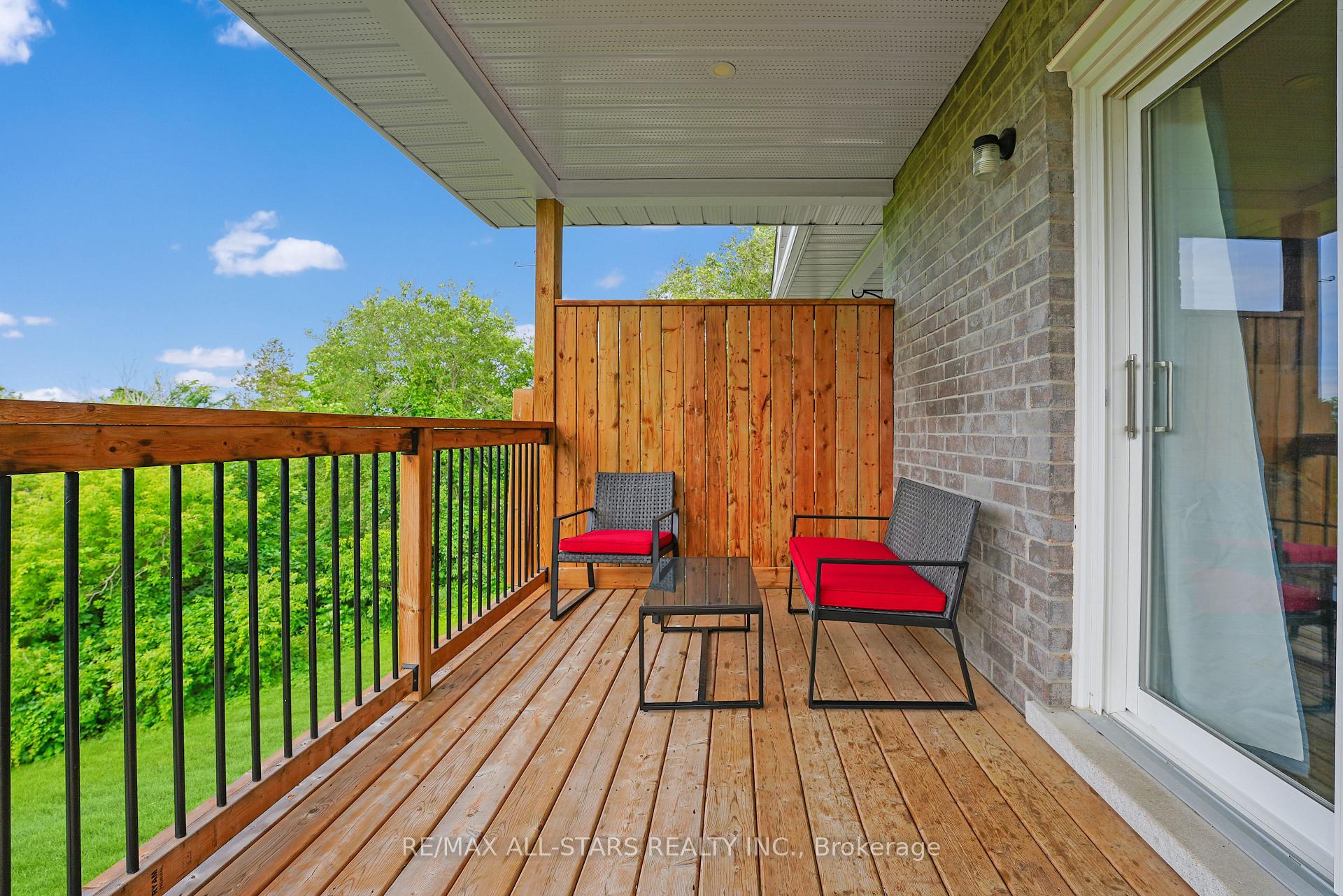 Photo 37 of 98 Bond Street E, Kawartha Lakes, Fenelon Falls — HOMEH