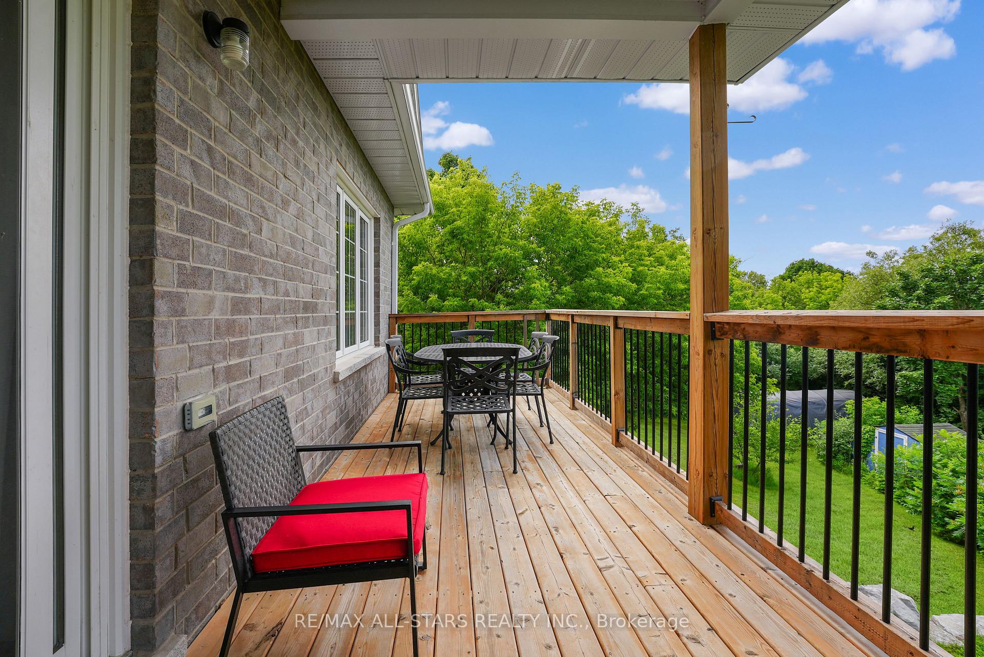 Photo 39 of 98 Bond Street E, Kawartha Lakes, Fenelon Falls — HOMEH