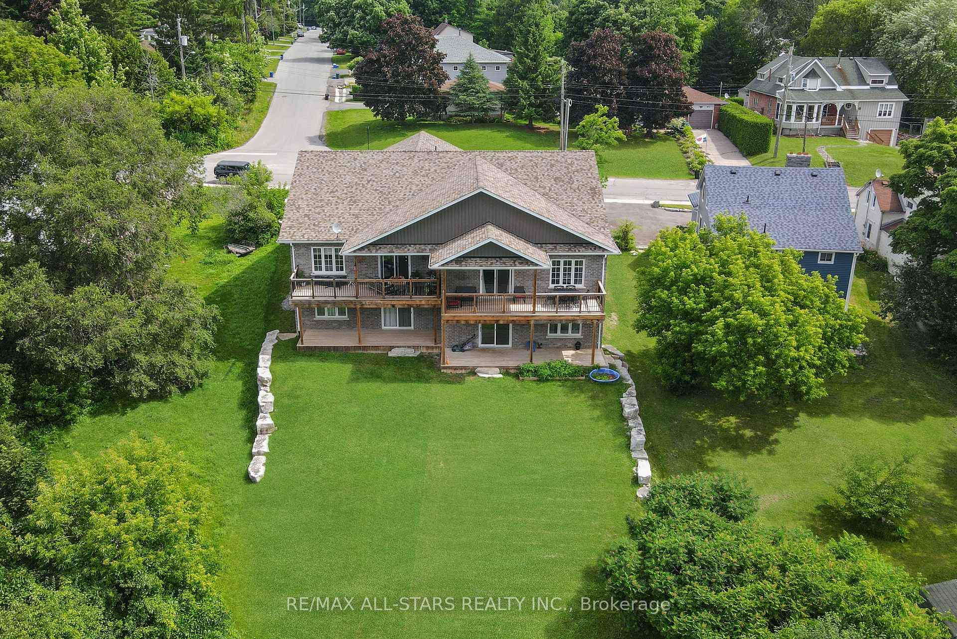 Photo 40 of 98 Bond Street E, Kawartha Lakes, Fenelon Falls — HOMEH
