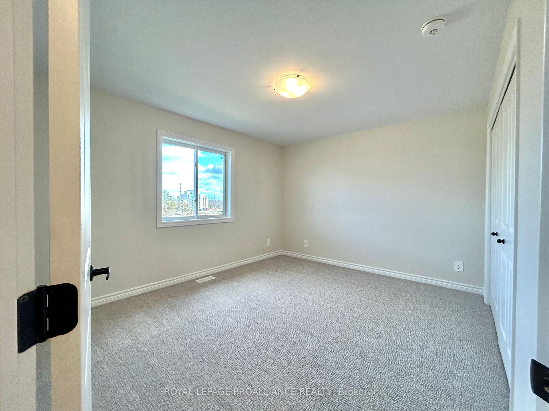 Photo 17 of 6 Peace River Street, Belleville, Thurlow Ward — HOMEH