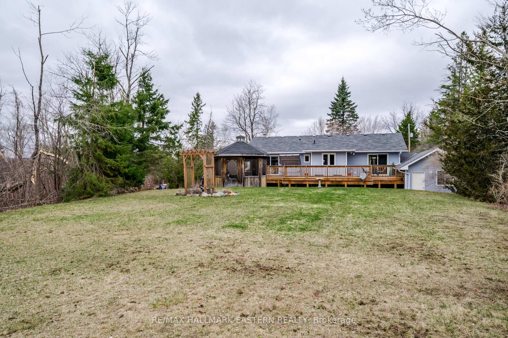 Photo 39 of 2 Gore Street, Kawartha Lakes, Manvers — HOMEH
