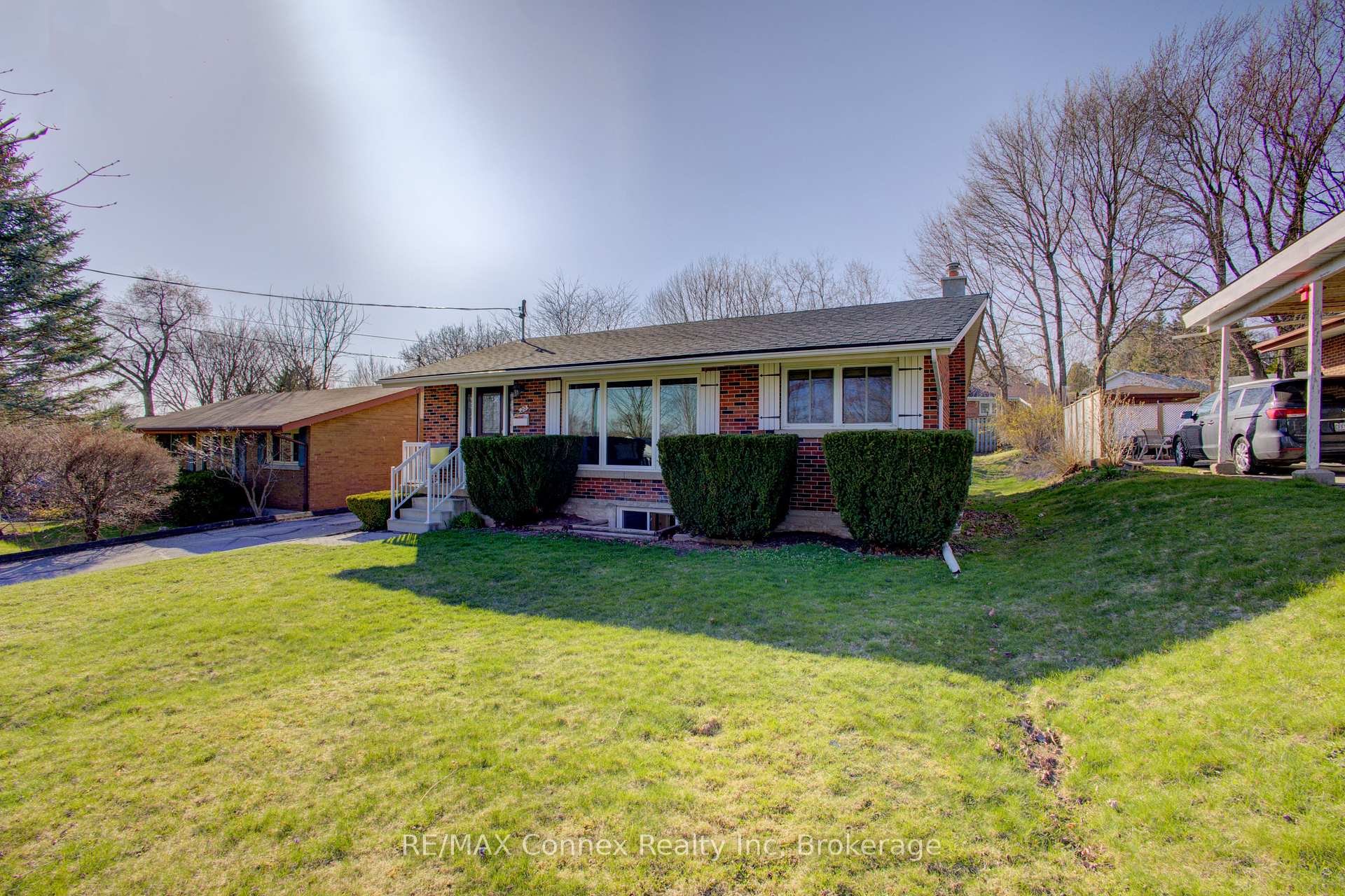 Photo 1 of 20 Laverne Avenue, Guelph, St. George's — HOMEH