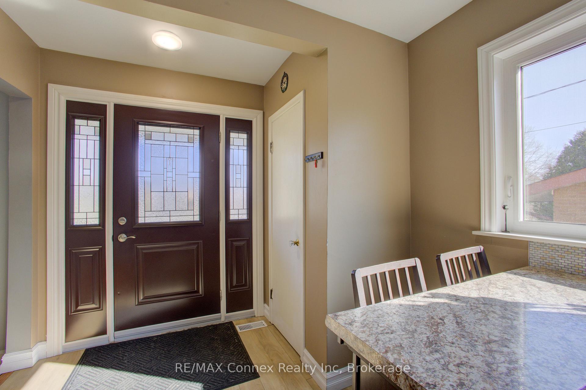 Photo 8 of 20 Laverne Avenue, Guelph, St. George's — HOMEH