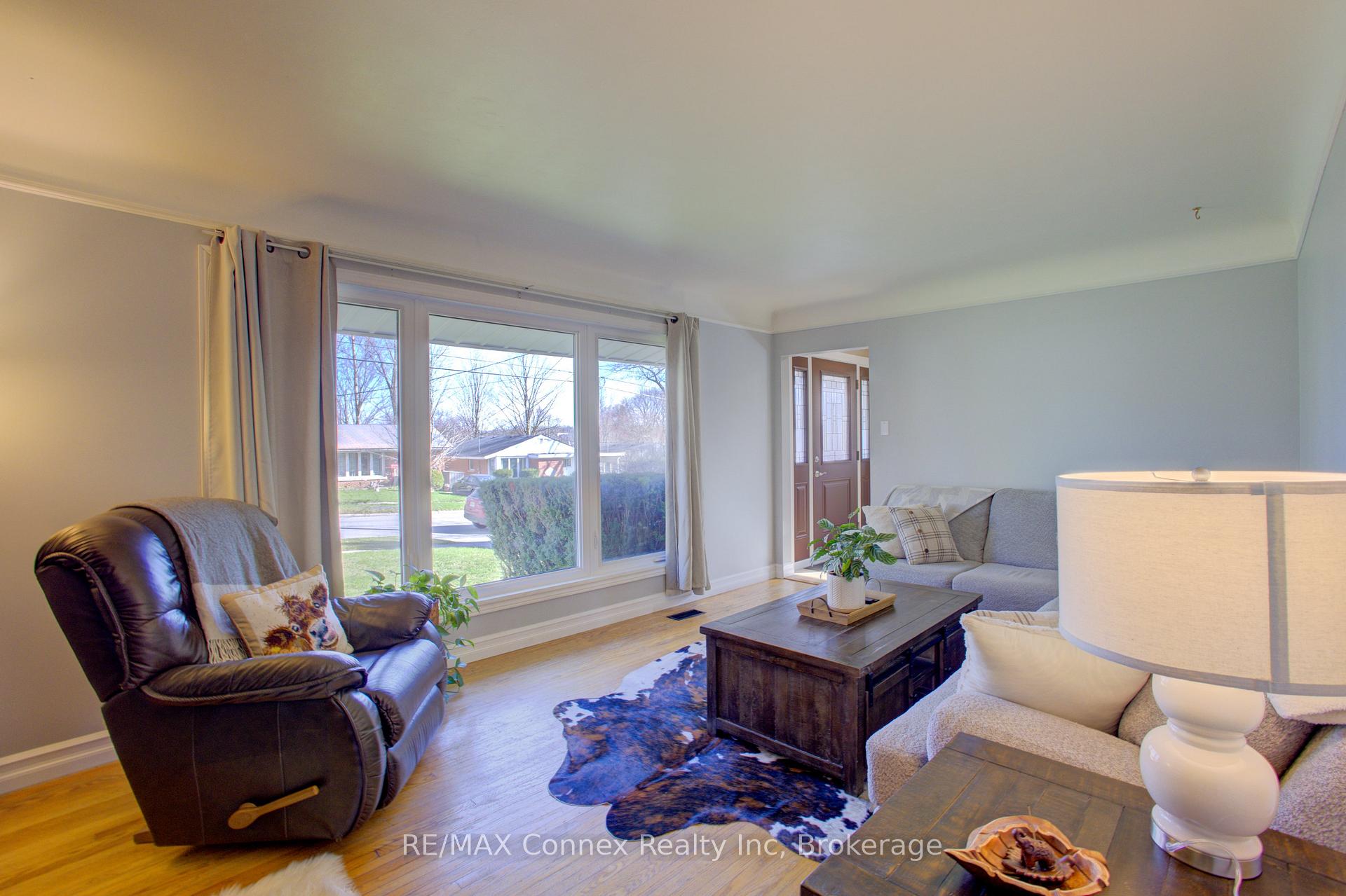 Photo 14 of 20 Laverne Avenue, Guelph, St. George's — HOMEH