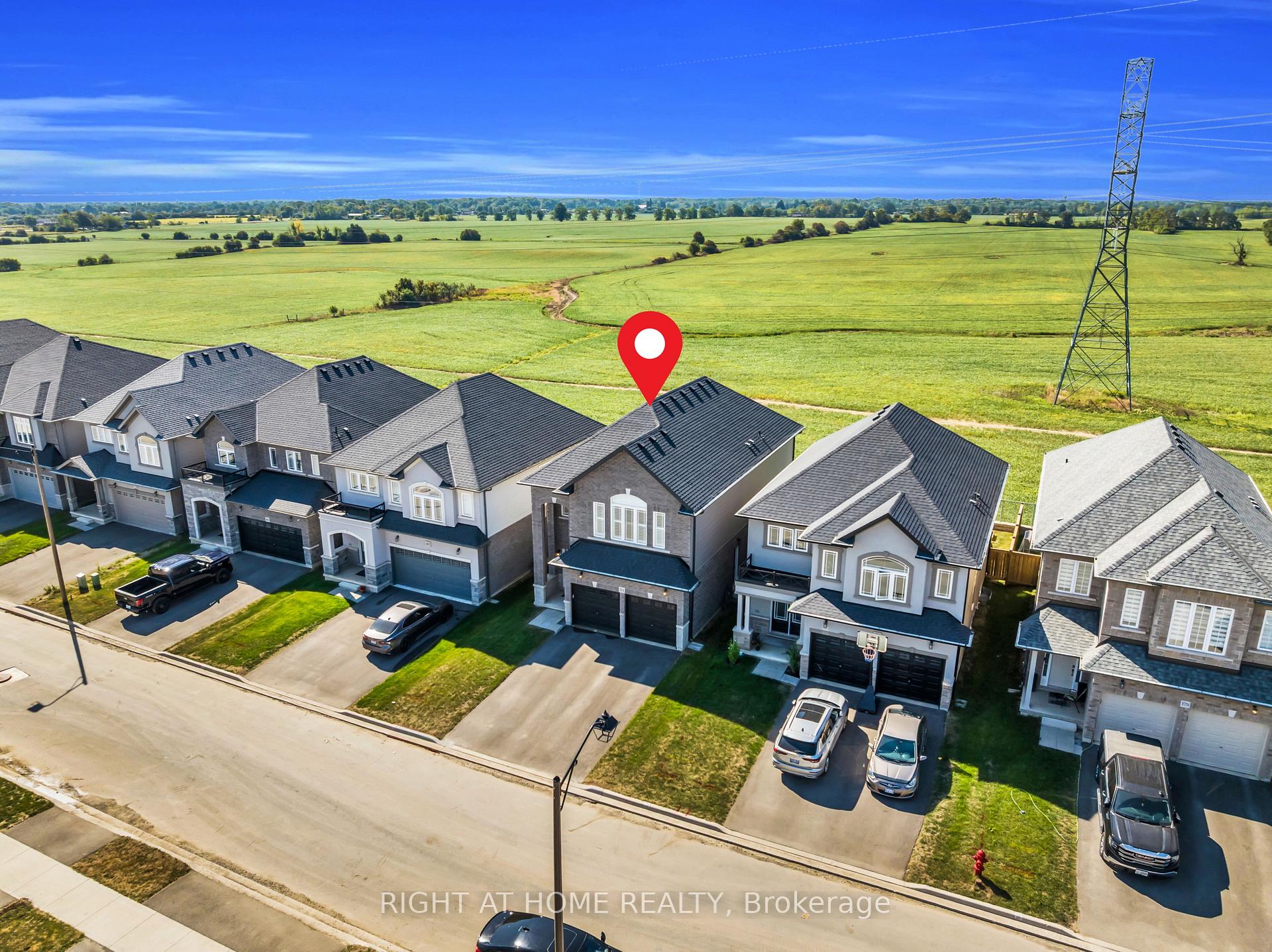 Photo 2 of 171 Rockledge Drive, Hamilton, Rural Glanbrook — HOMEH