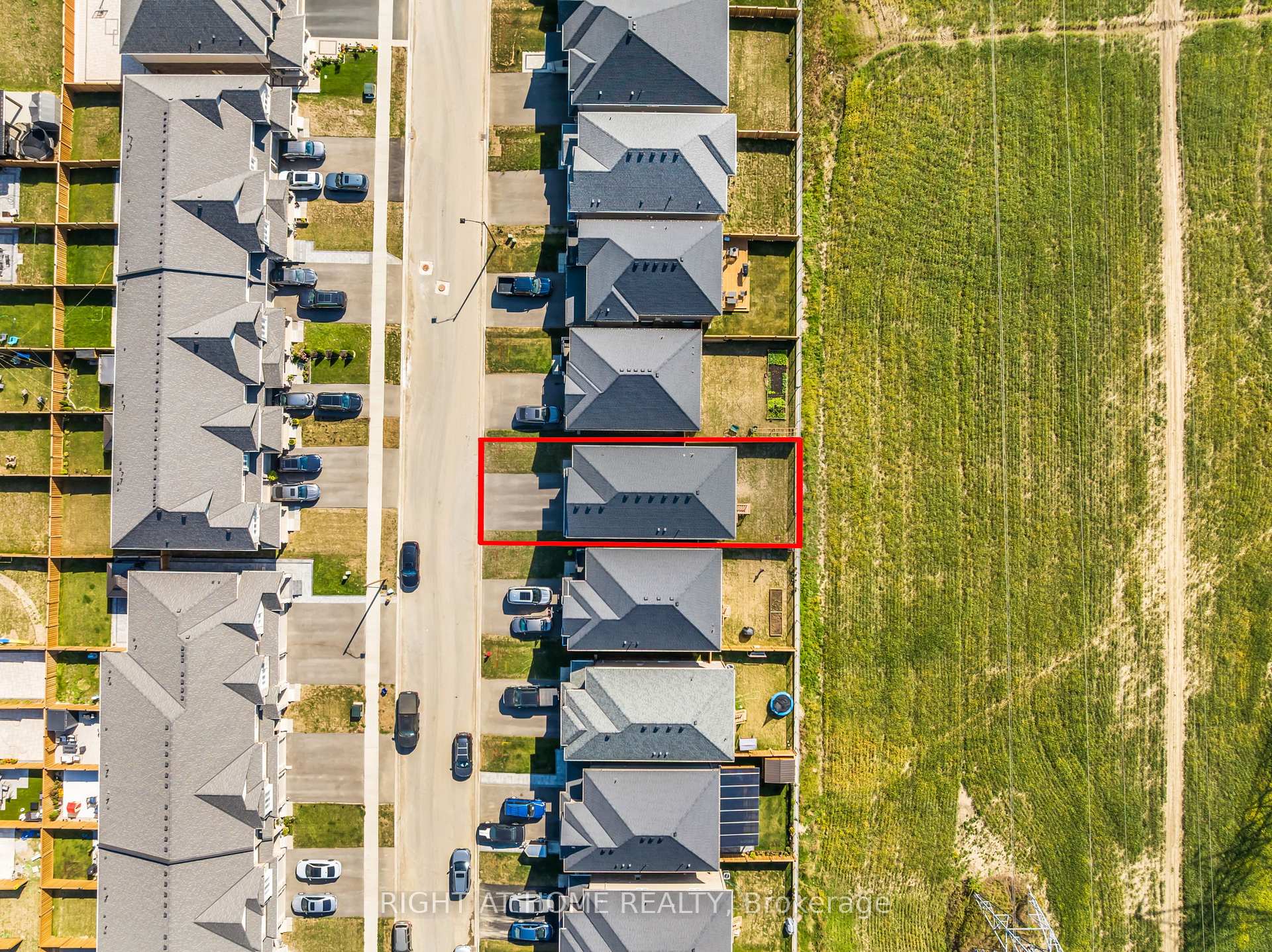Photo 3 of 171 Rockledge Drive, Hamilton, Rural Glanbrook — HOMEH