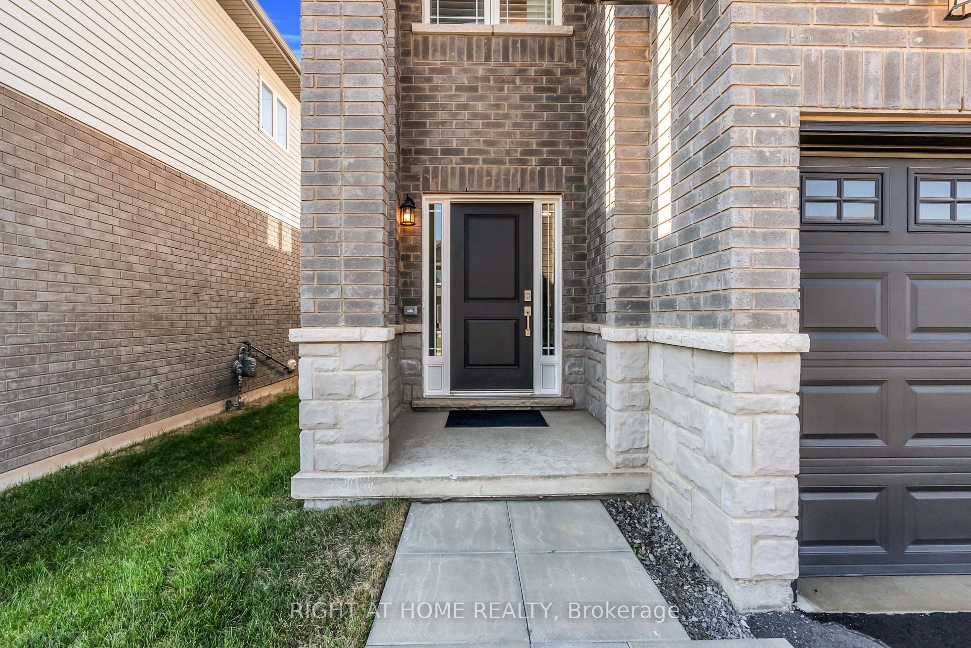 Photo 4 of 171 Rockledge Drive, Hamilton, Rural Glanbrook — HOMEH