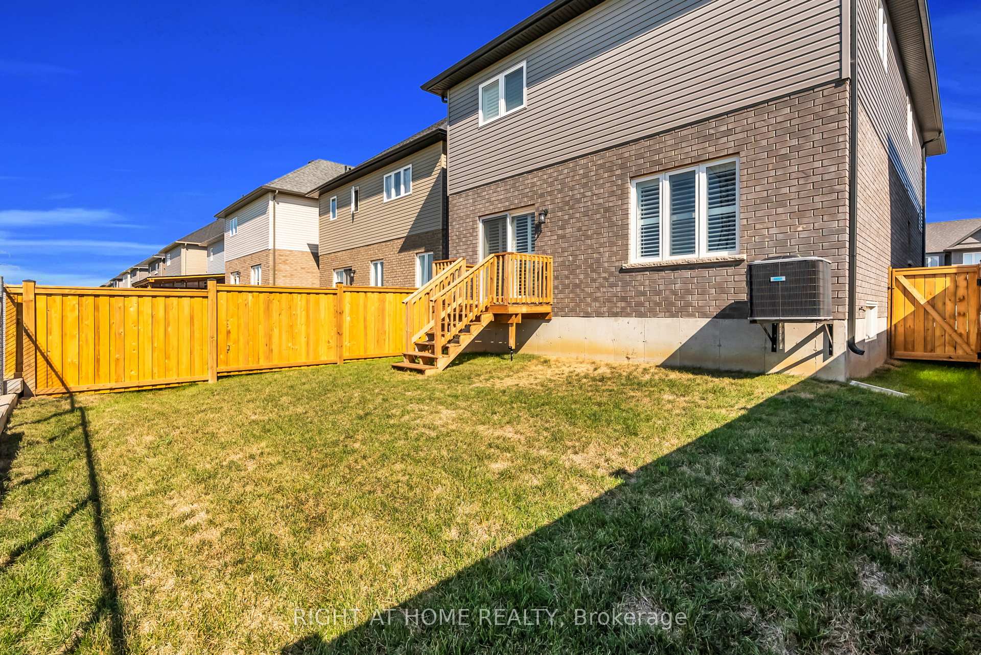 Photo 31 of 171 Rockledge Drive, Hamilton, Rural Glanbrook — HOMEH