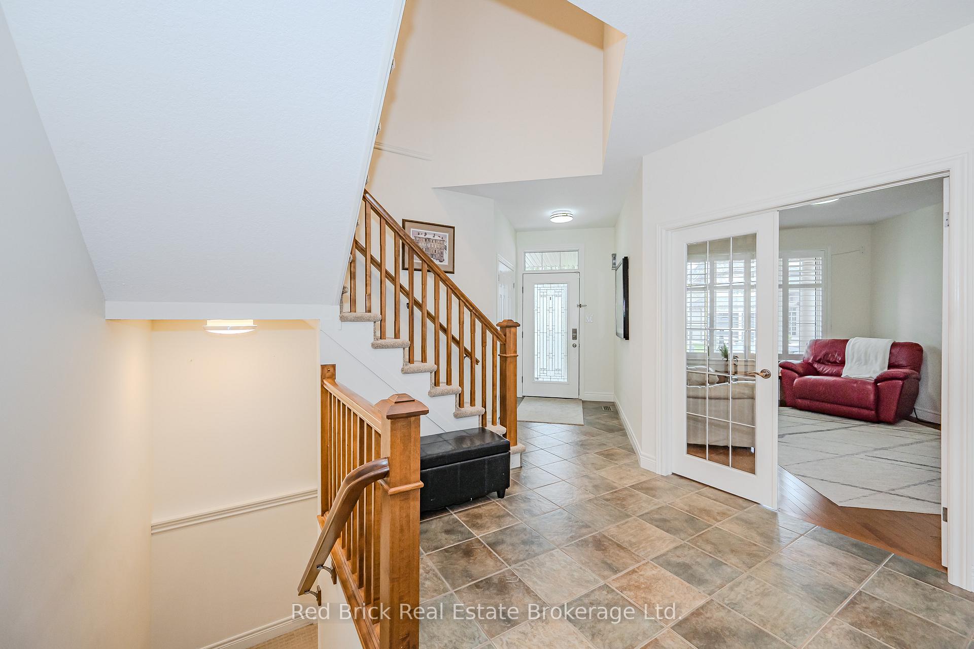 Photo 4 of 5 Bright Lane, Guelph, Pineridge/Westminster Woods — HOMEH