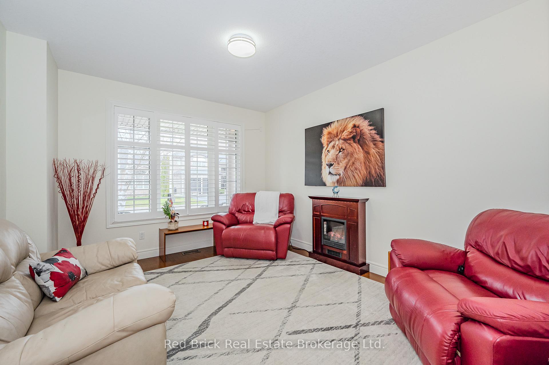 Photo 5 of 5 Bright Lane, Guelph, Pineridge/Westminster Woods — HOMEH