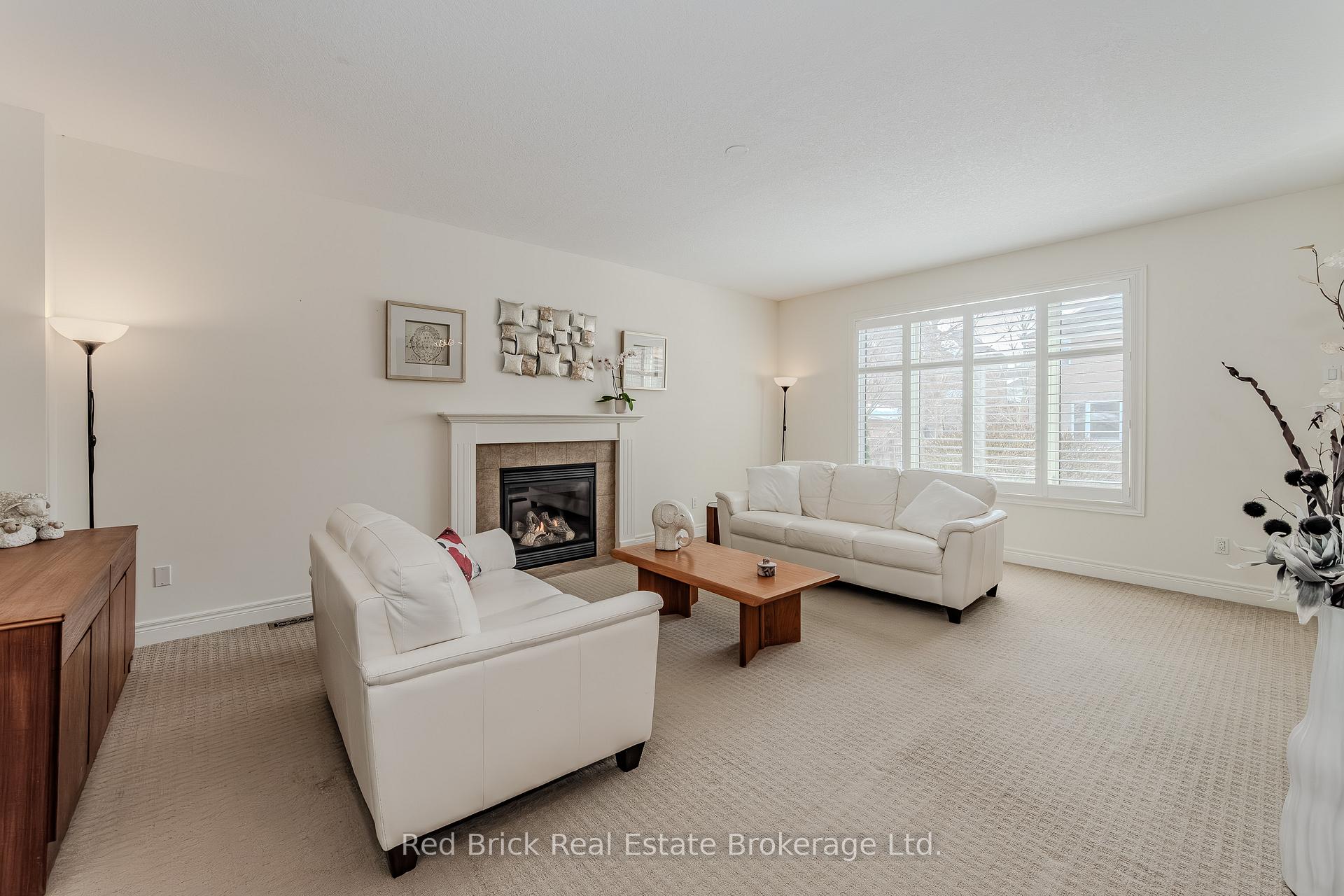 Photo 6 of 5 Bright Lane, Guelph, Pineridge/Westminster Woods — HOMEH