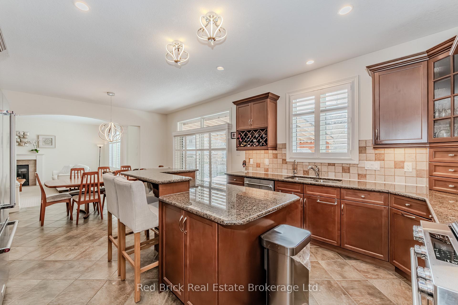 Photo 9 of 5 Bright Lane, Guelph, Pineridge/Westminster Woods — HOMEH