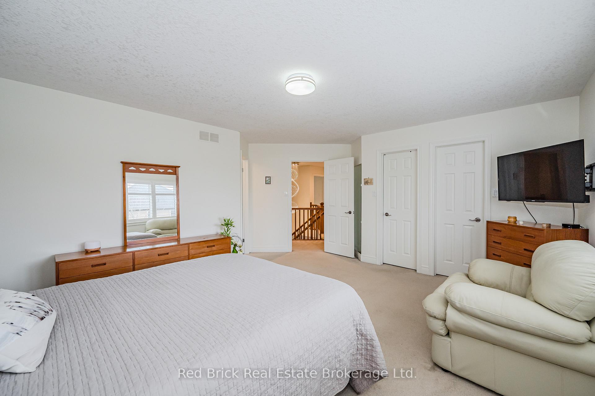 Photo 18 of 5 Bright Lane, Guelph, Pineridge/Westminster Woods — HOMEH
