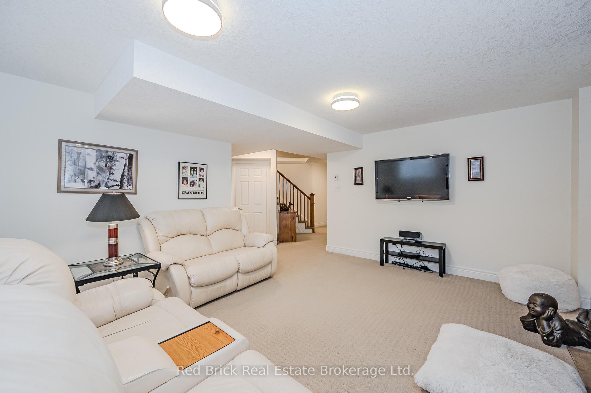 Photo 26 of 5 Bright Lane, Guelph, Pineridge/Westminster Woods — HOMEH