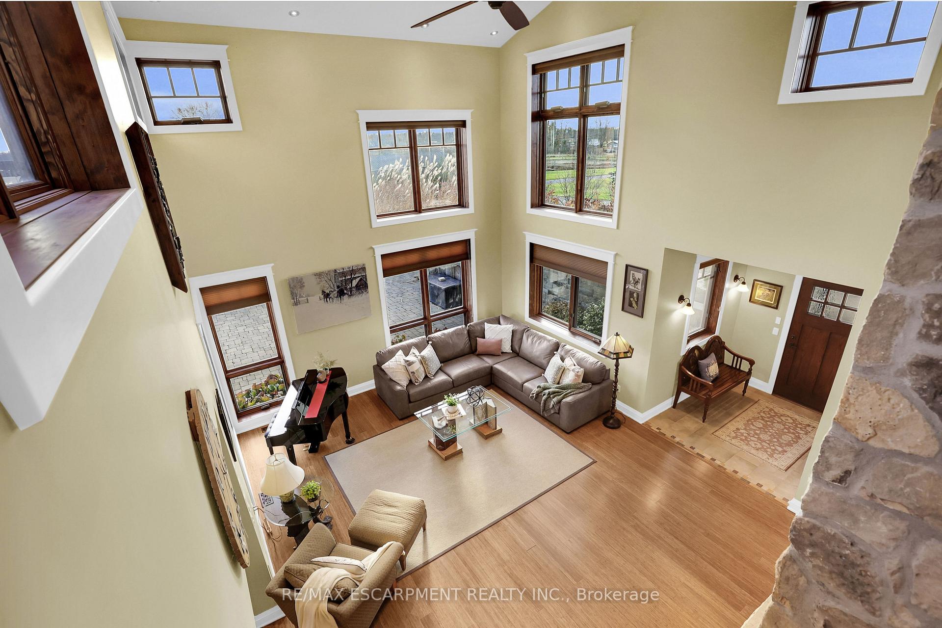 Photo 10 of 331 Russ Road, Grimsby, Grimsby Escarpment — HOMEH