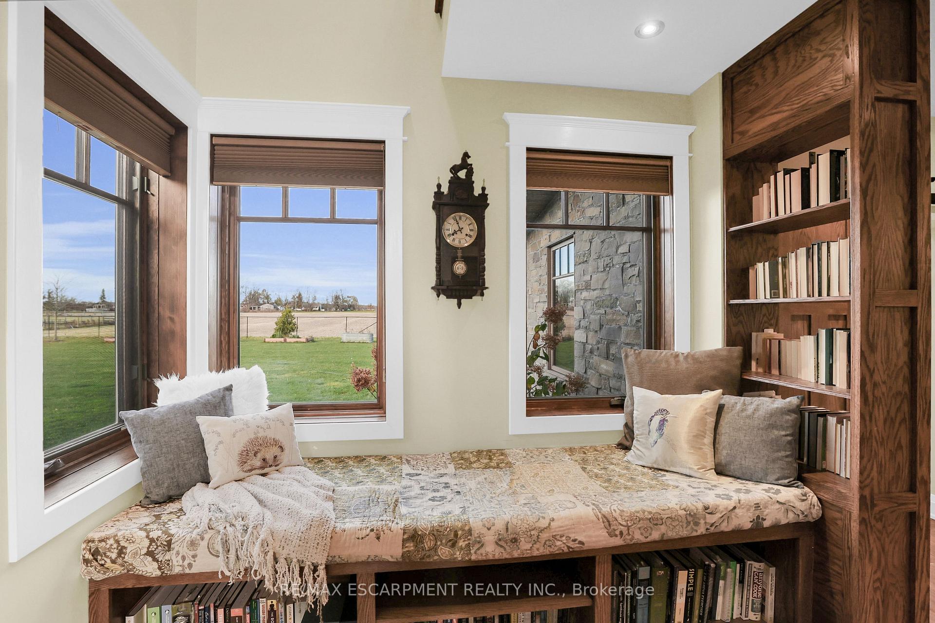 Photo 17 of 331 Russ Road, Grimsby, Grimsby Escarpment — HOMEH