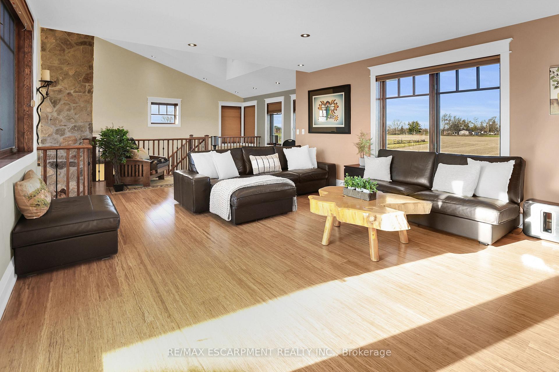 Photo 29 of 331 Russ Road, Grimsby, Grimsby Escarpment — HOMEH