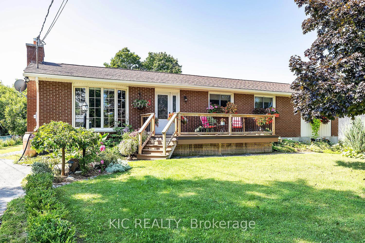 Photo 22 of 93 Bond Street W, Kawartha Lakes, Fenelon Falls — HOMEH