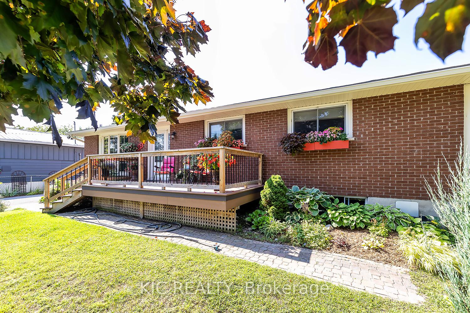 Photo 27 of 93 Bond Street W, Kawartha Lakes, Fenelon Falls — HOMEH