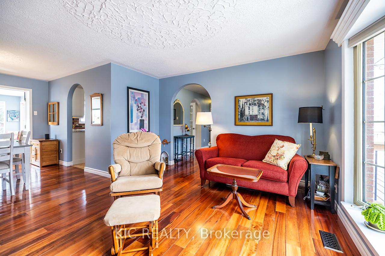 Photo 31 of 93 Bond Street W, Kawartha Lakes, Fenelon Falls — HOMEH