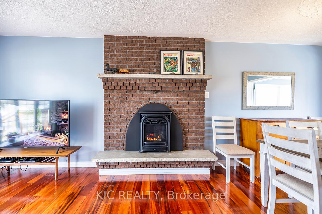 Photo 33 of 93 Bond Street W, Kawartha Lakes, Fenelon Falls — HOMEH