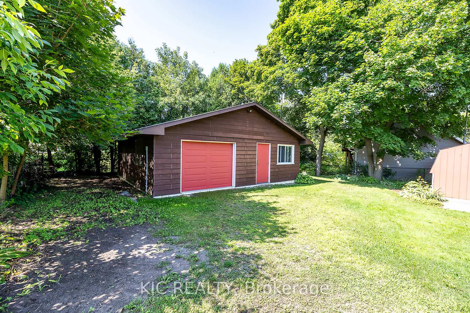 Photo 82 of 93 Bond Street W, Kawartha Lakes, Fenelon Falls — HOMEH