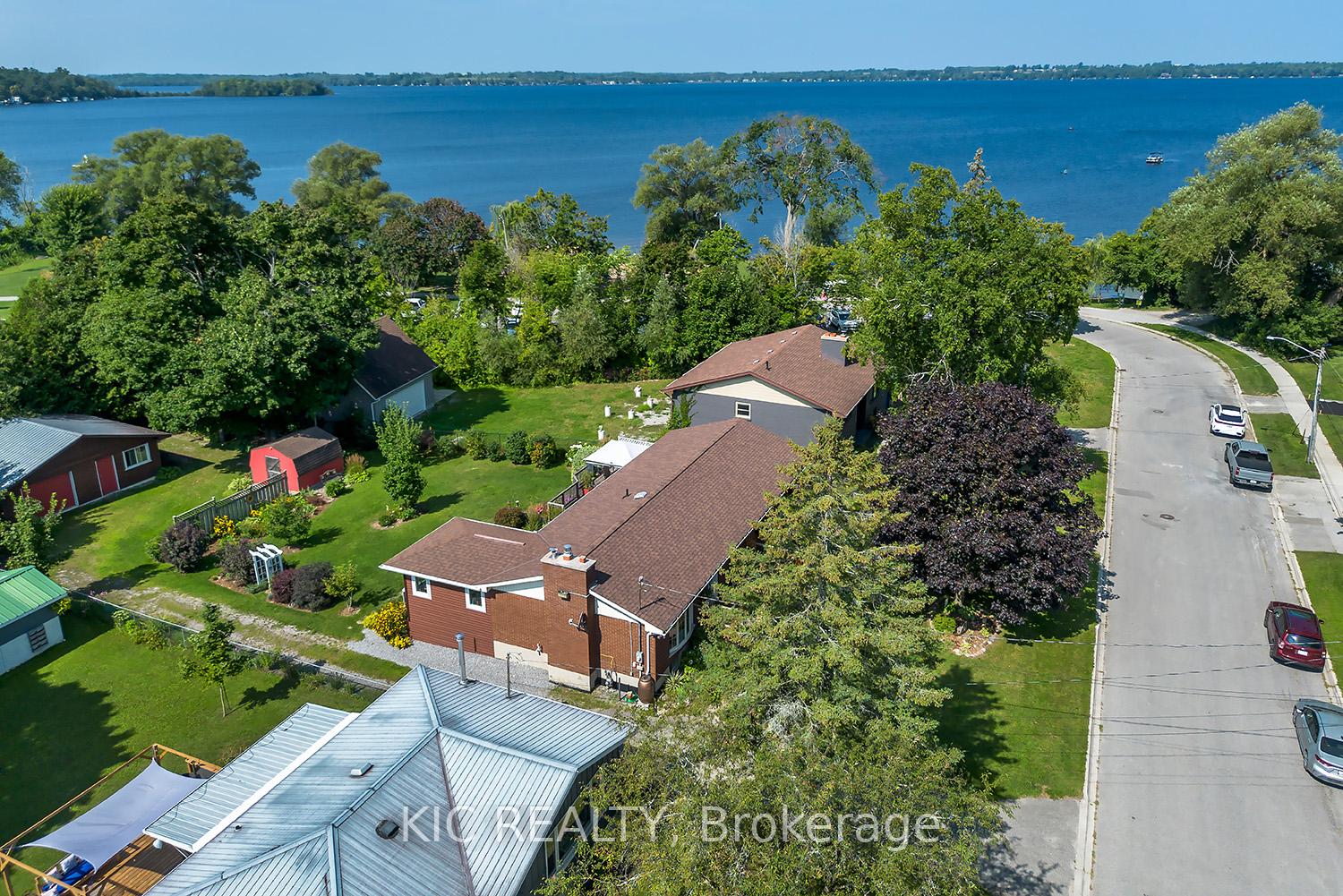 Photo 4 of 93 Bond Street W, Kawartha Lakes, Fenelon Falls — HOMEH