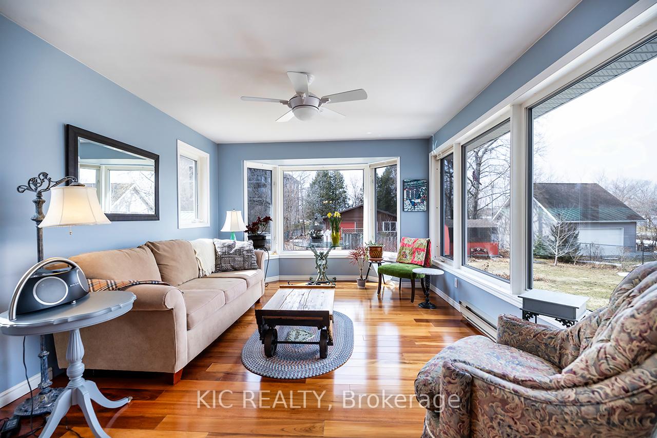 Photo 18 of 93 Bond Street W, Kawartha Lakes, Fenelon Falls — HOMEH