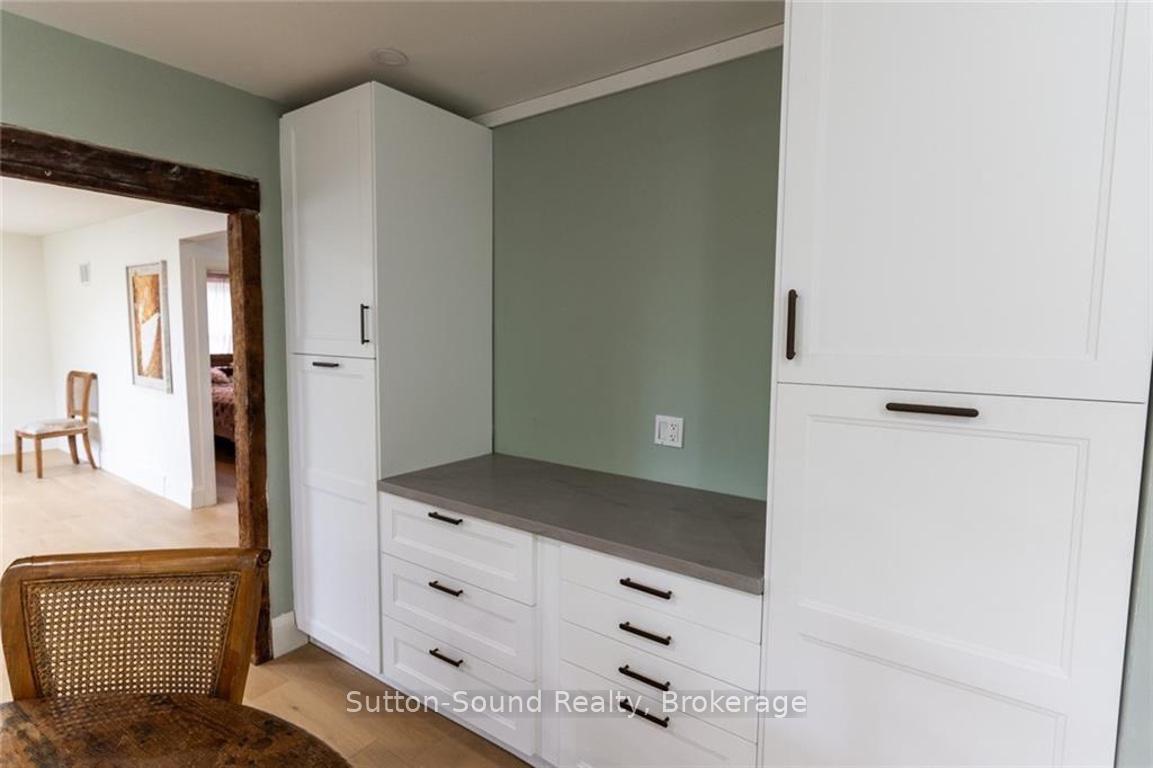 Photo 10 of 657 Brant Waterloo Road E, Brant, South Dumfries — HOMEH