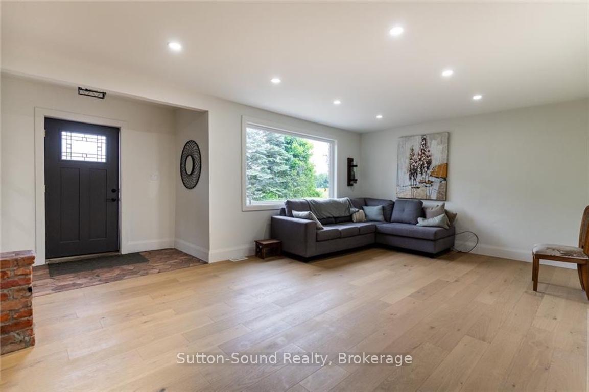 Photo 12 of 657 Brant Waterloo Road E, Brant, South Dumfries — HOMEH