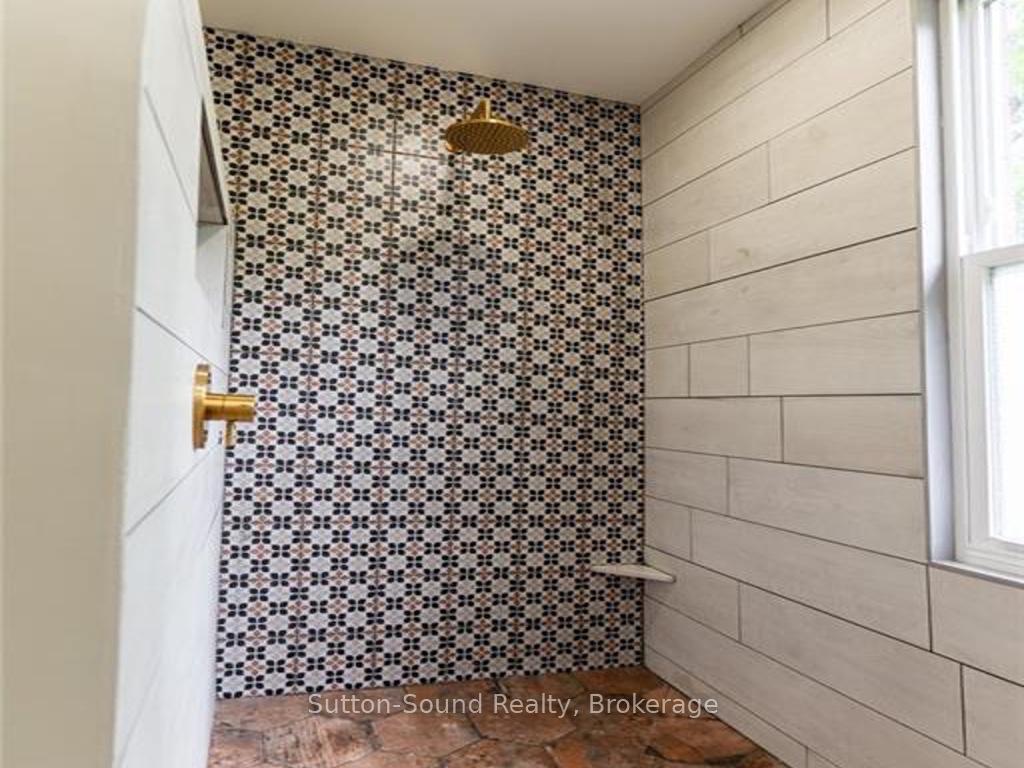 Photo 16 of 657 Brant Waterloo Road E, Brant, South Dumfries — HOMEH
