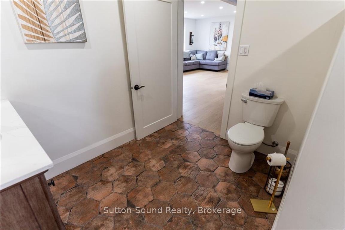 Photo 17 of 657 Brant Waterloo Road E, Brant, South Dumfries — HOMEH