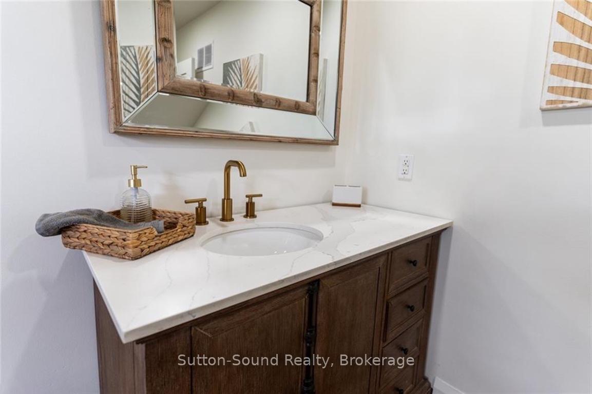 Photo 19 of 657 Brant Waterloo Road E, Brant, South Dumfries — HOMEH