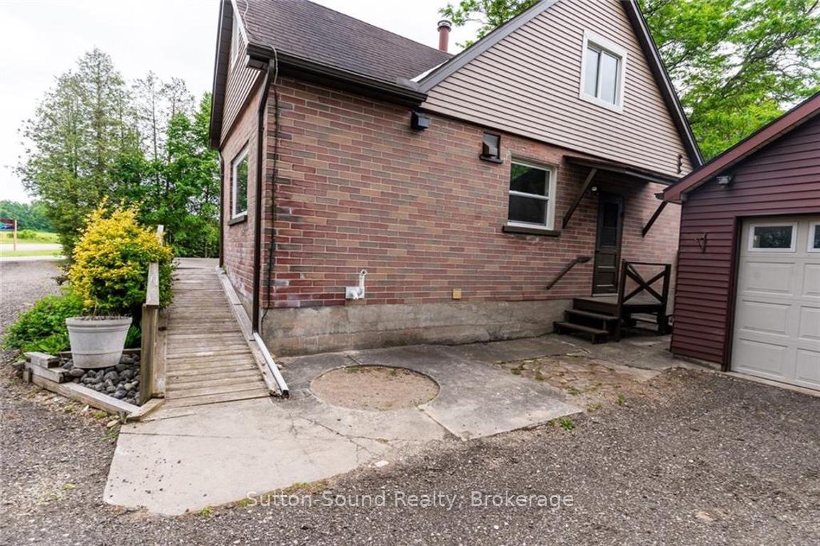 Photo 32 of 657 Brant Waterloo Road E, Brant, South Dumfries — HOMEH