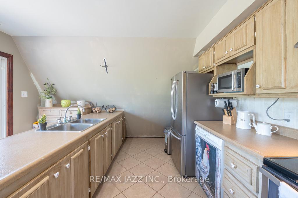 Photo 6 of 243 Cameron Road, Kawartha Lakes, Fenelon — HOMEH